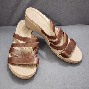Crocs Leigh II Wedge Sandals Womens Size 10 Brown Tan Strappy Slide Comfort